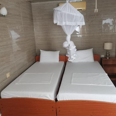 Hotel Milano Tourist Rest Anuradhapura Esterno foto