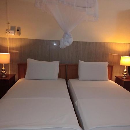 Hotel Milano Tourist Rest Anuradhapura Esterno foto