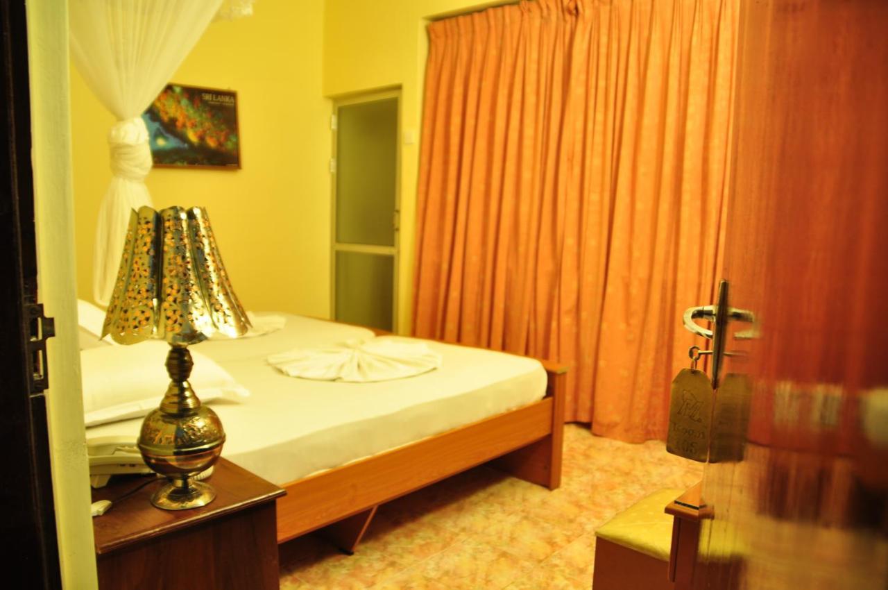 Hotel Milano Tourist Rest Anuradhapura Esterno foto