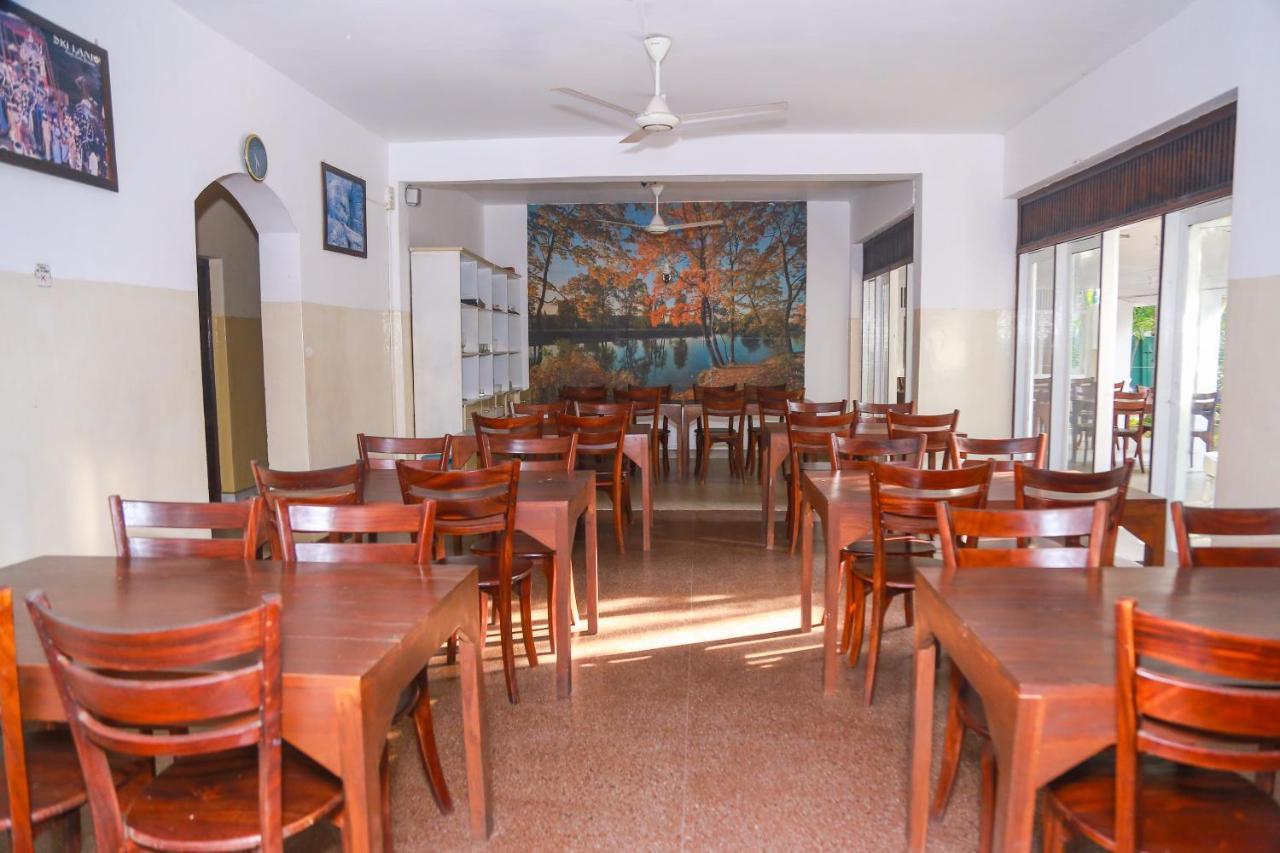 Hotel Milano Tourist Rest Anuradhapura Esterno foto