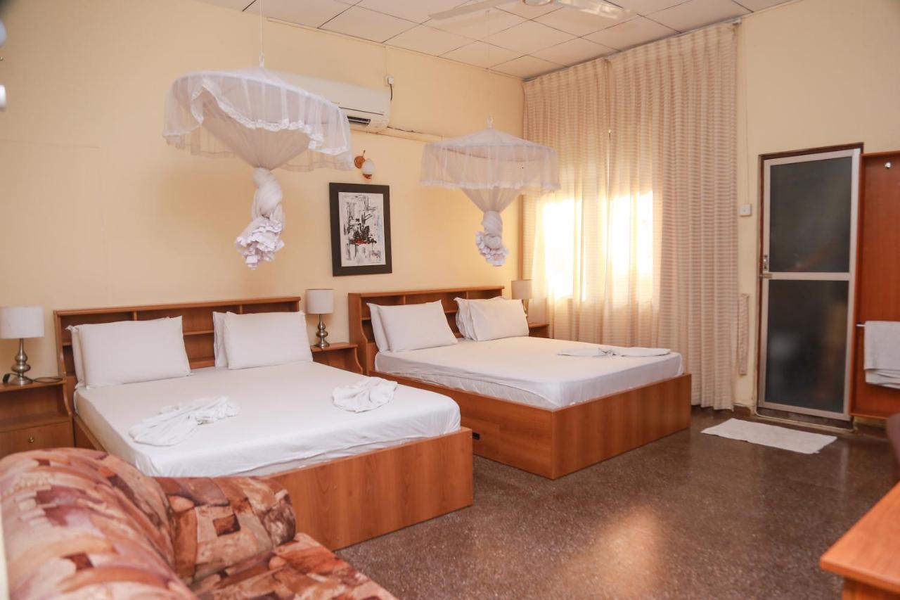 Hotel Milano Tourist Rest Anuradhapura Esterno foto