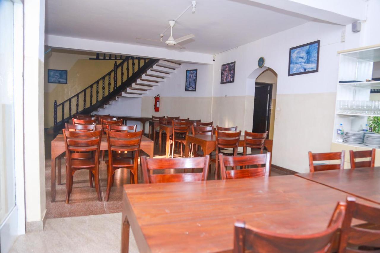 Hotel Milano Tourist Rest Anuradhapura Esterno foto