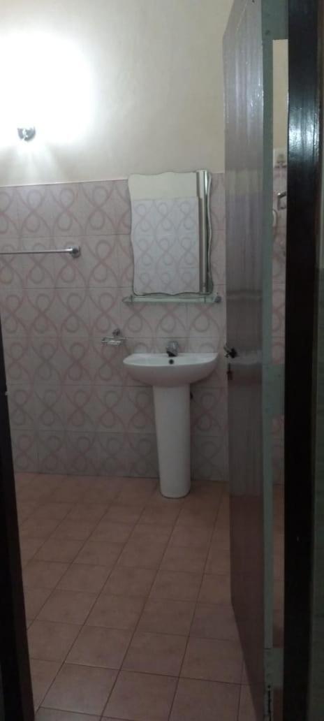 Hotel Milano Tourist Rest Anuradhapura Esterno foto