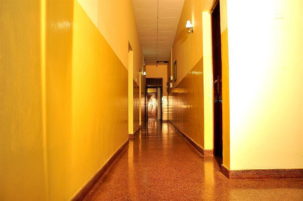 Hotel Milano Tourist Rest Anuradhapura Esterno foto