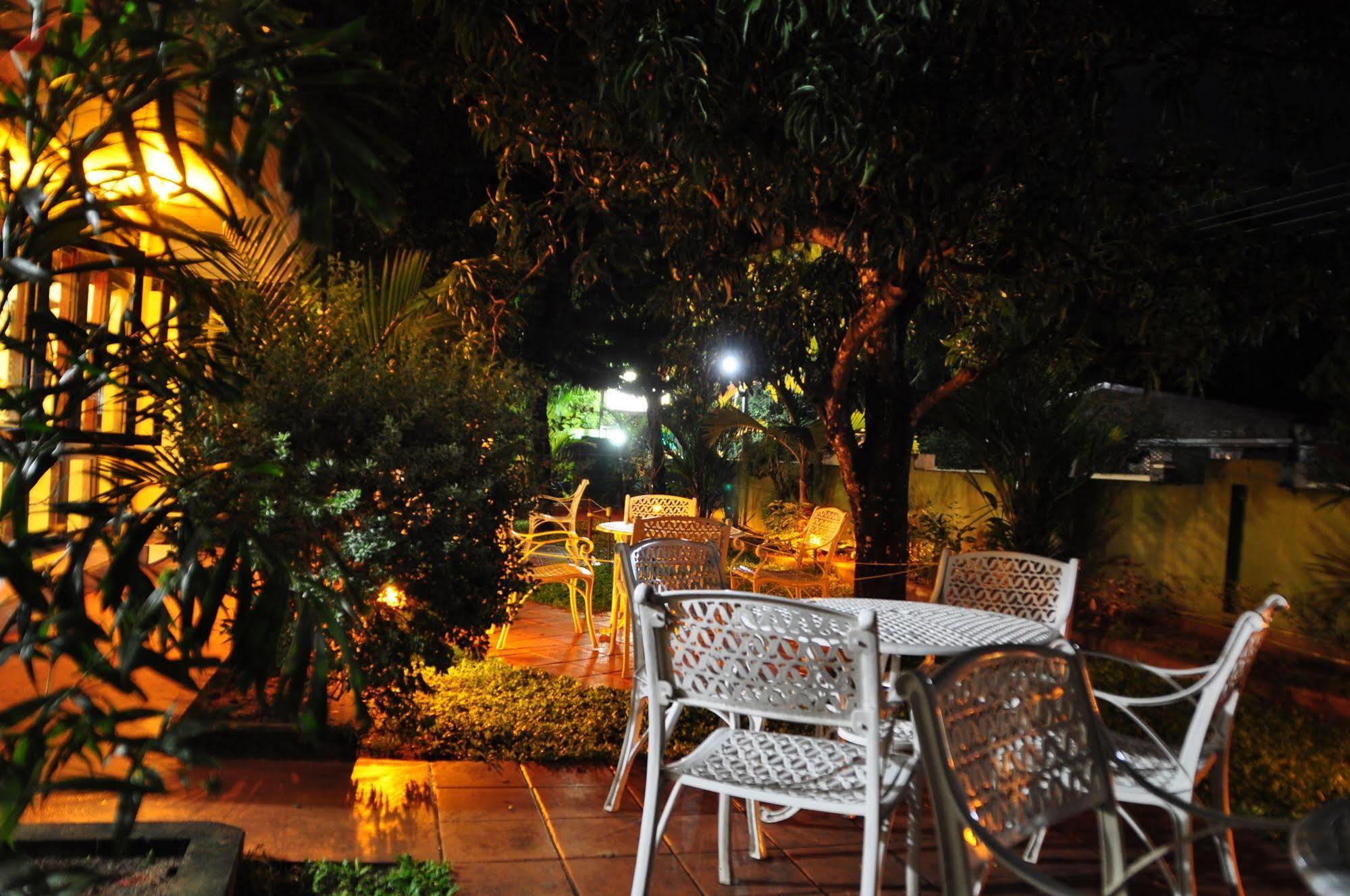 Hotel Milano Tourist Rest Anuradhapura Esterno foto