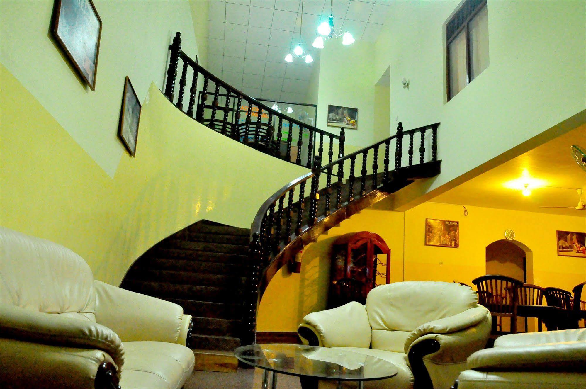 Hotel Milano Tourist Rest Anuradhapura Esterno foto