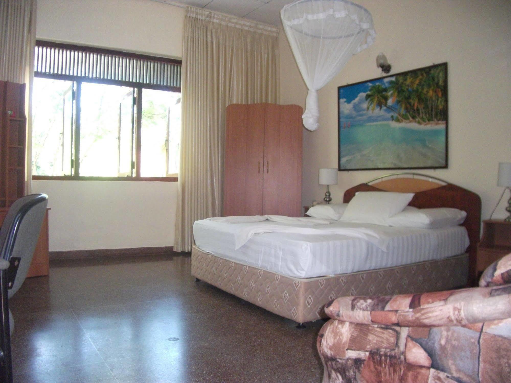 Hotel Milano Tourist Rest Anuradhapura Esterno foto