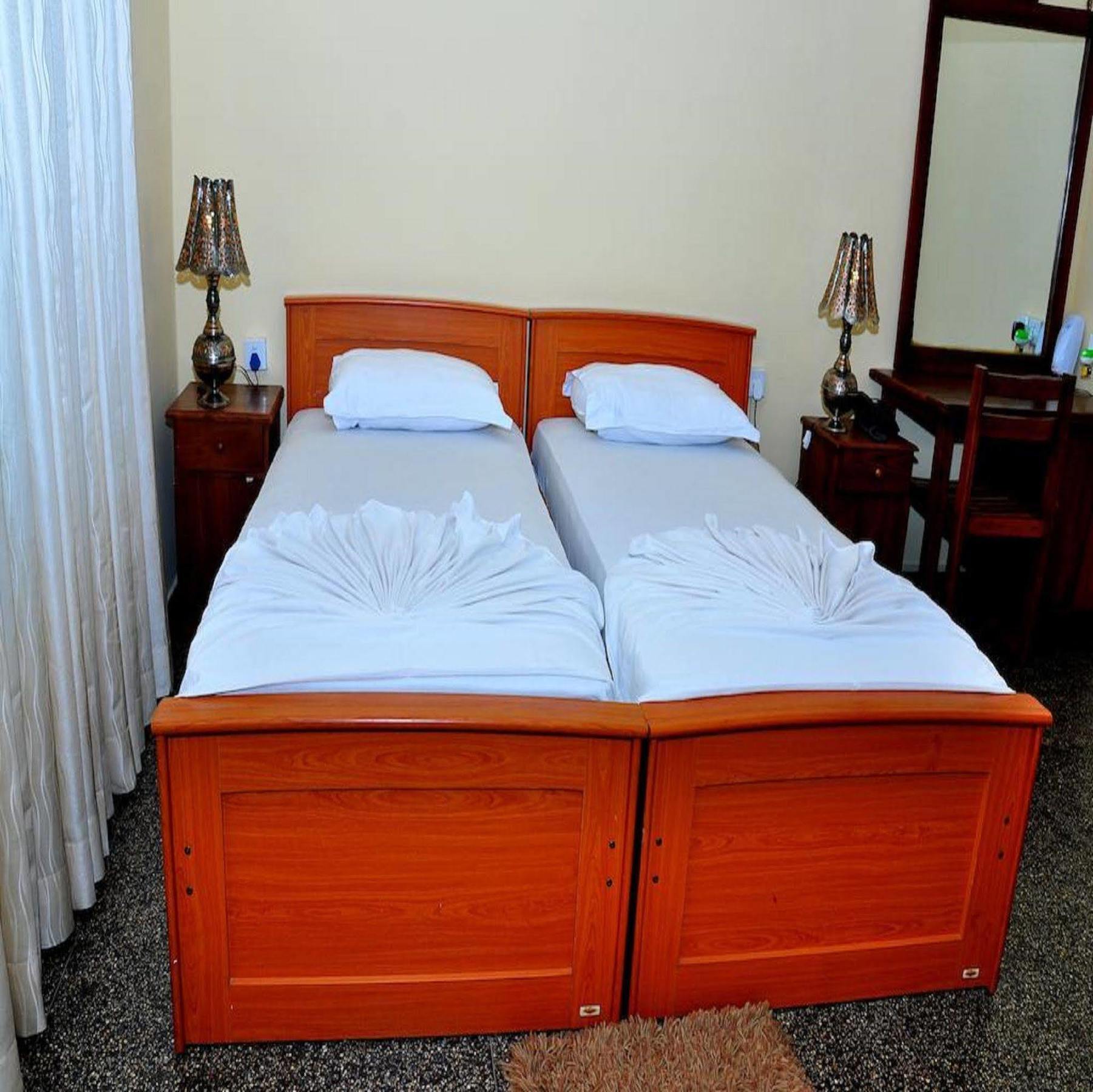 Hotel Milano Tourist Rest Anuradhapura Esterno foto