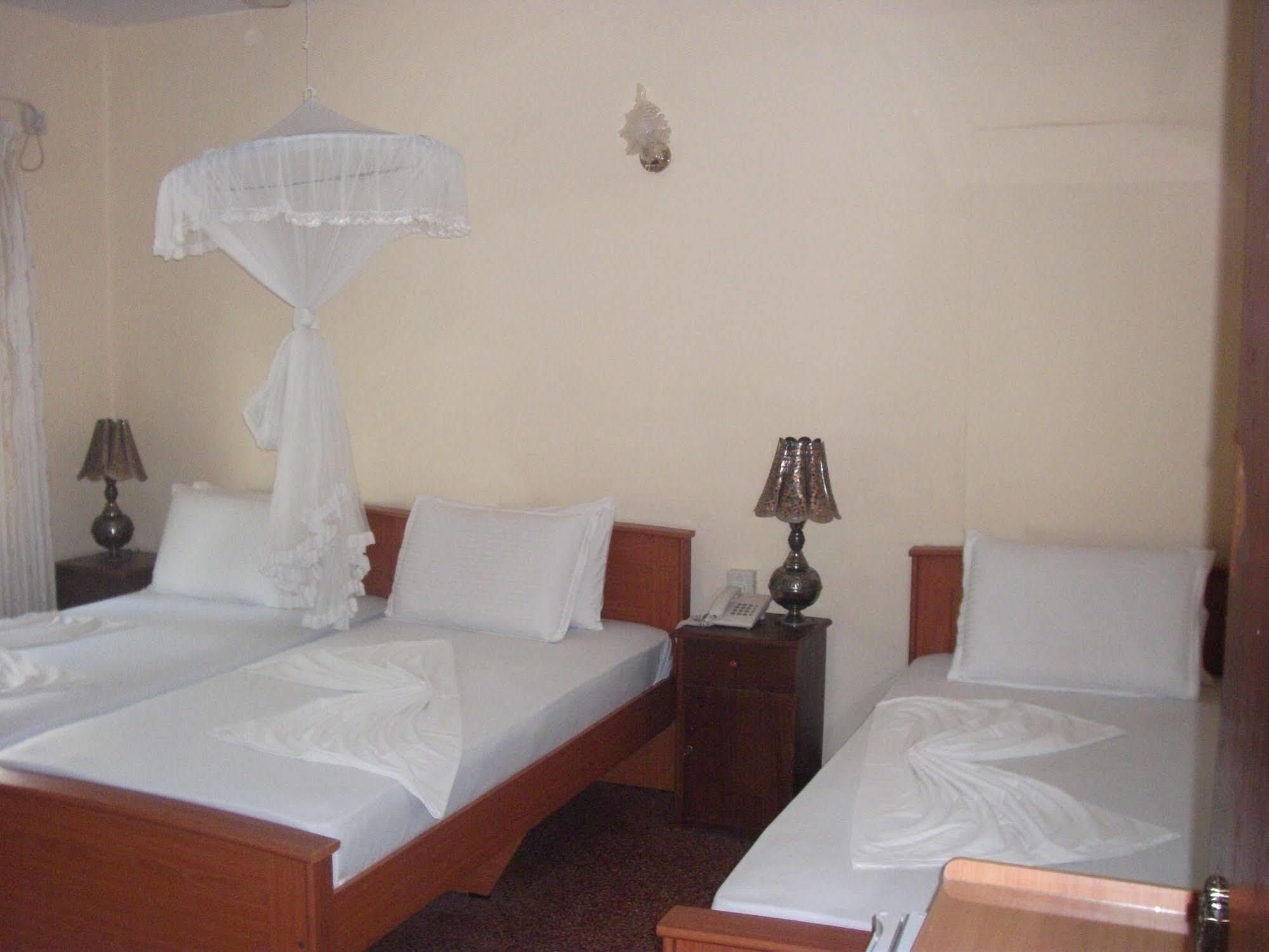 Hotel Milano Tourist Rest Anuradhapura Esterno foto